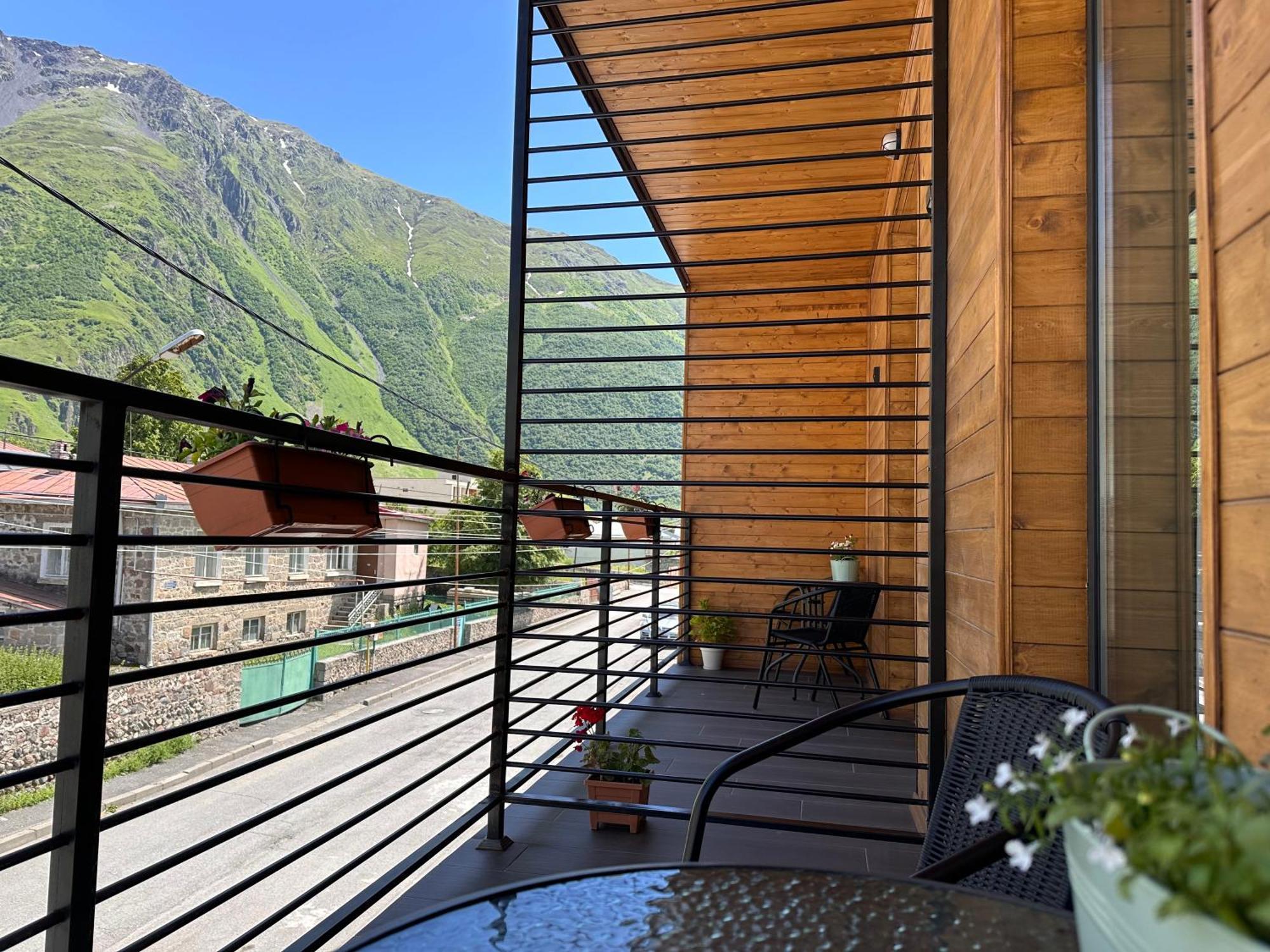 Hotel Mountime Kazbegi Εξωτερικό φωτογραφία