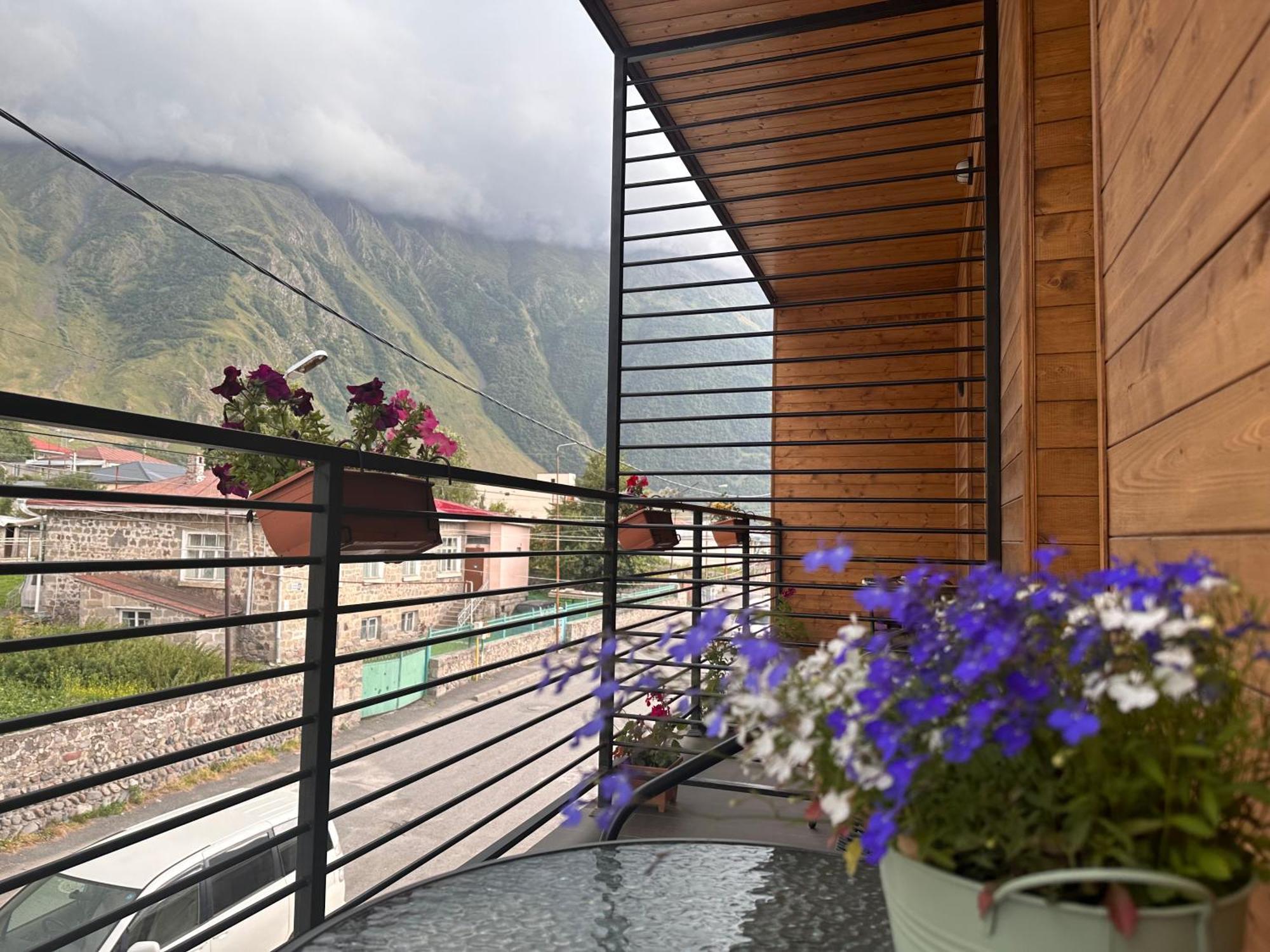 Hotel Mountime Kazbegi Εξωτερικό φωτογραφία